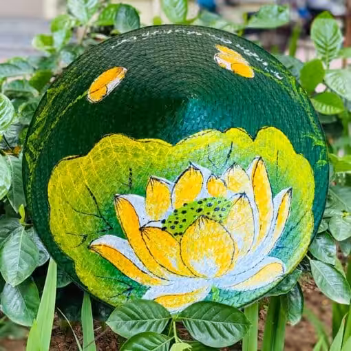 Nón cỏ bàng xanh họa tiết Sen vàng