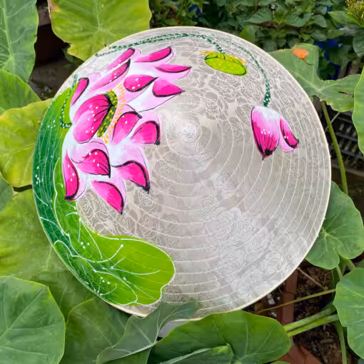 Nón lụa tím họa tiết hoa bướm